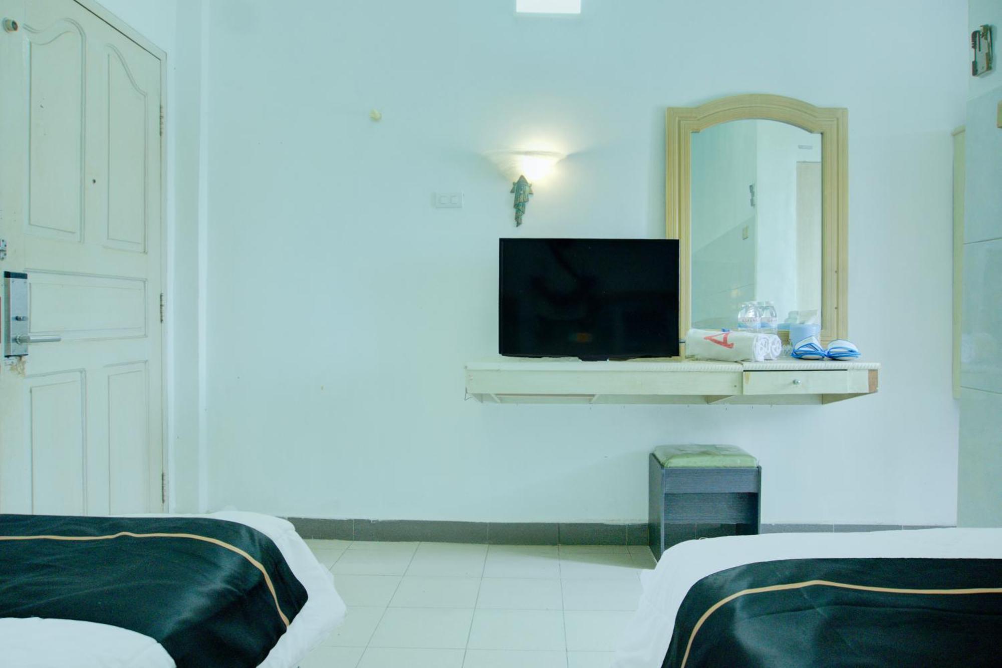 Townhouse Oak Palembang Near Jembatan Ampera Formerly Azzura Hotel Ngoại thất bức ảnh