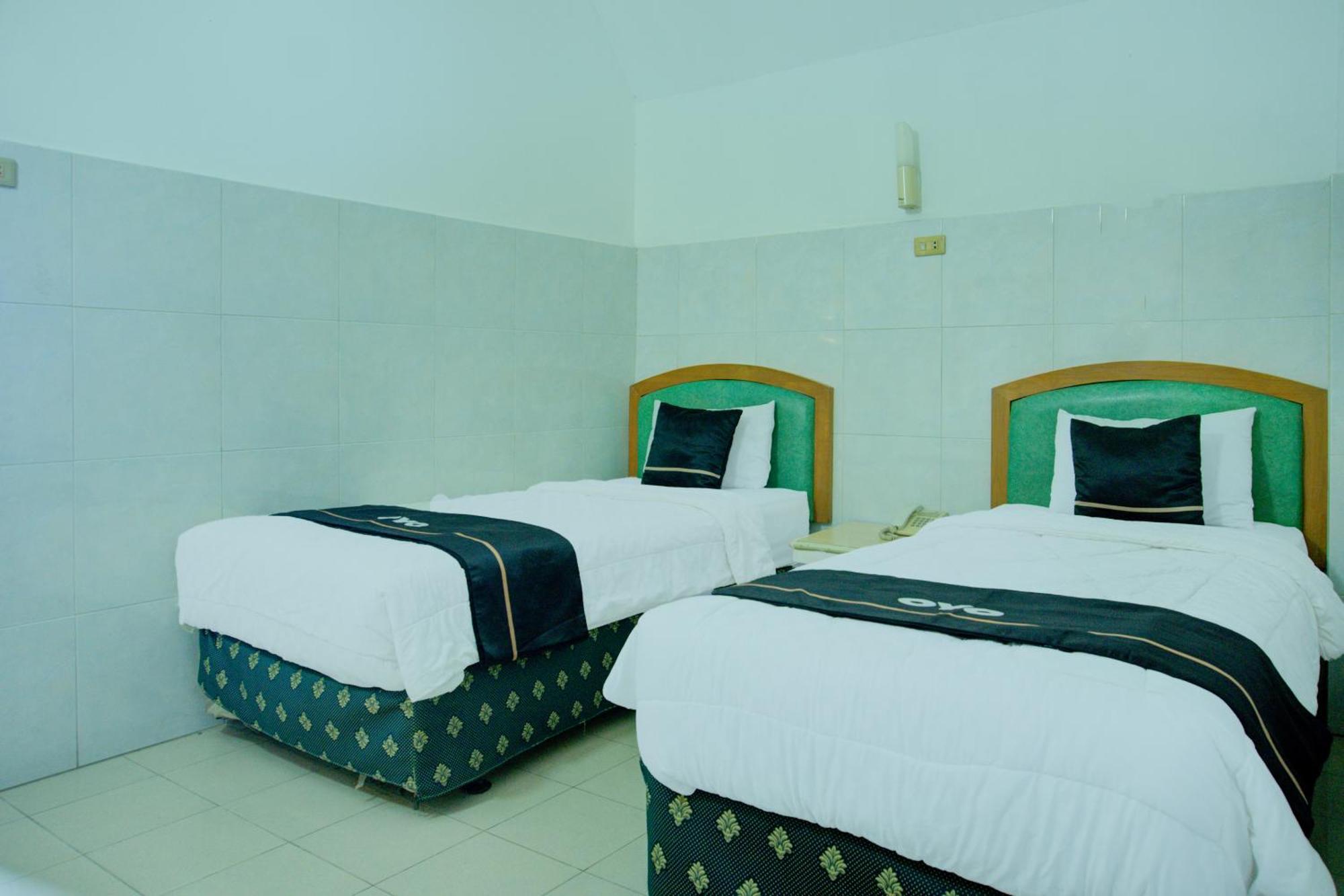 Townhouse Oak Palembang Near Jembatan Ampera Formerly Azzura Hotel Ngoại thất bức ảnh
