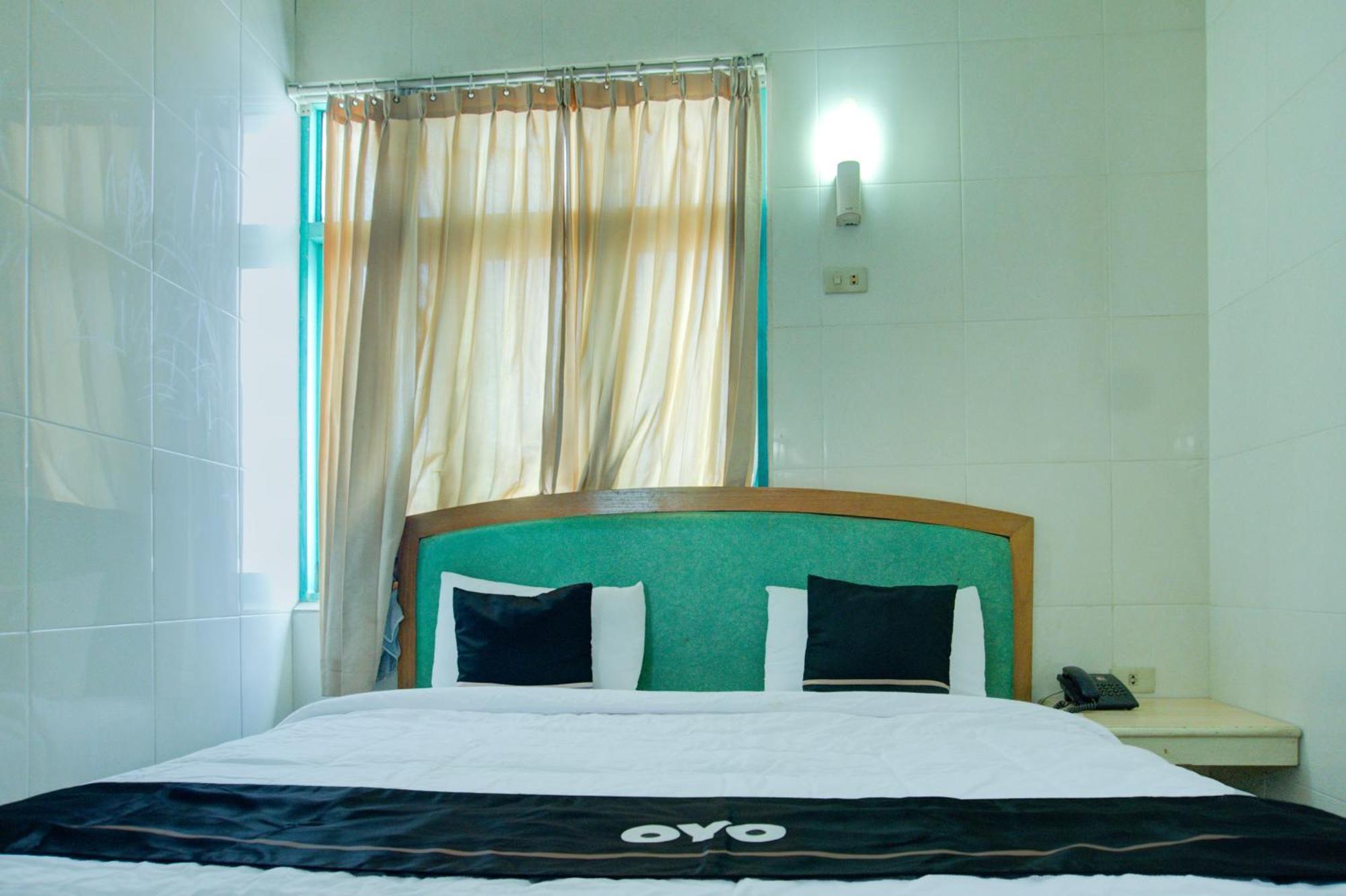 Townhouse Oak Palembang Near Jembatan Ampera Formerly Azzura Hotel Ngoại thất bức ảnh