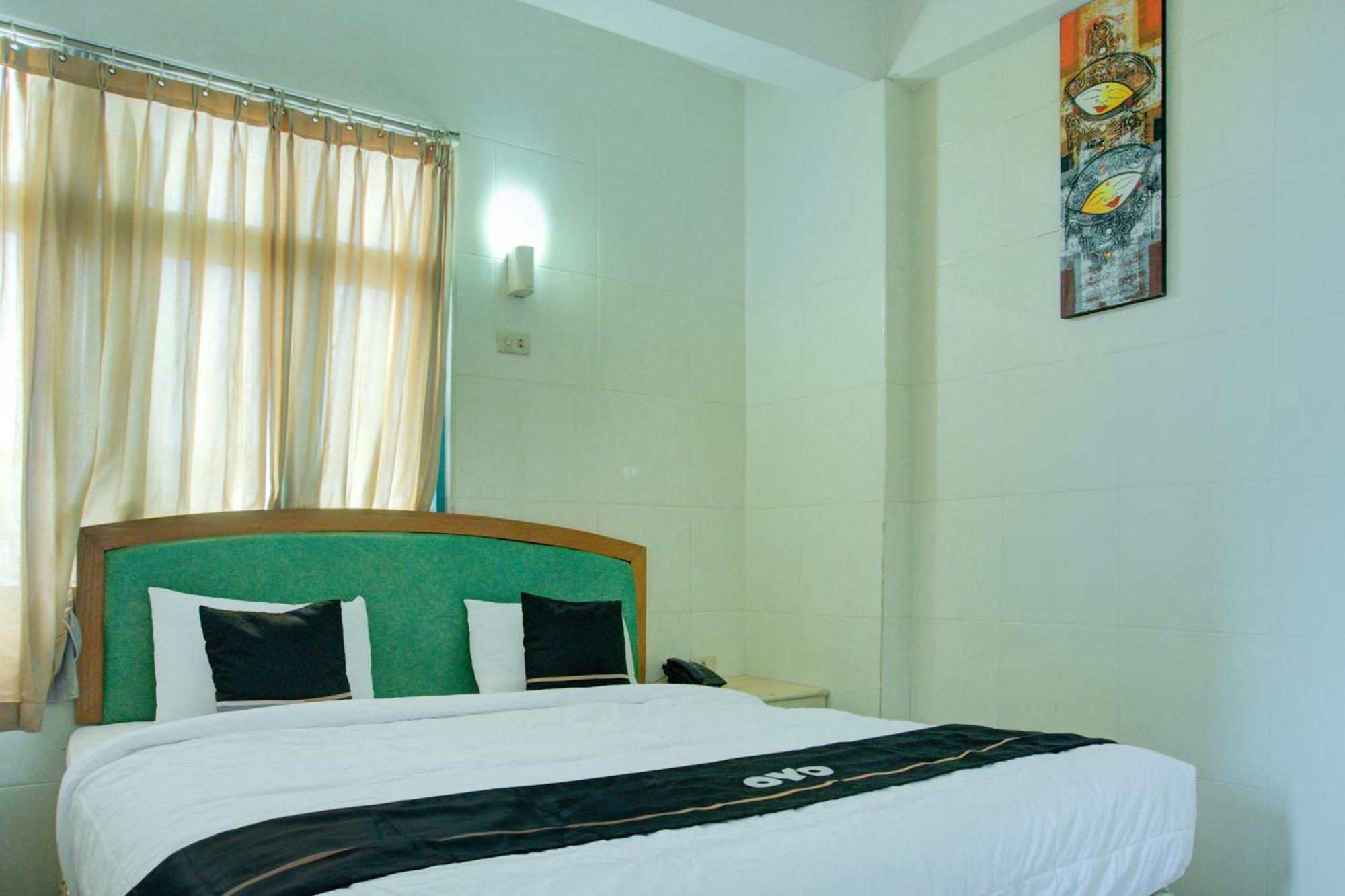 Townhouse Oak Palembang Near Jembatan Ampera Formerly Azzura Hotel Ngoại thất bức ảnh