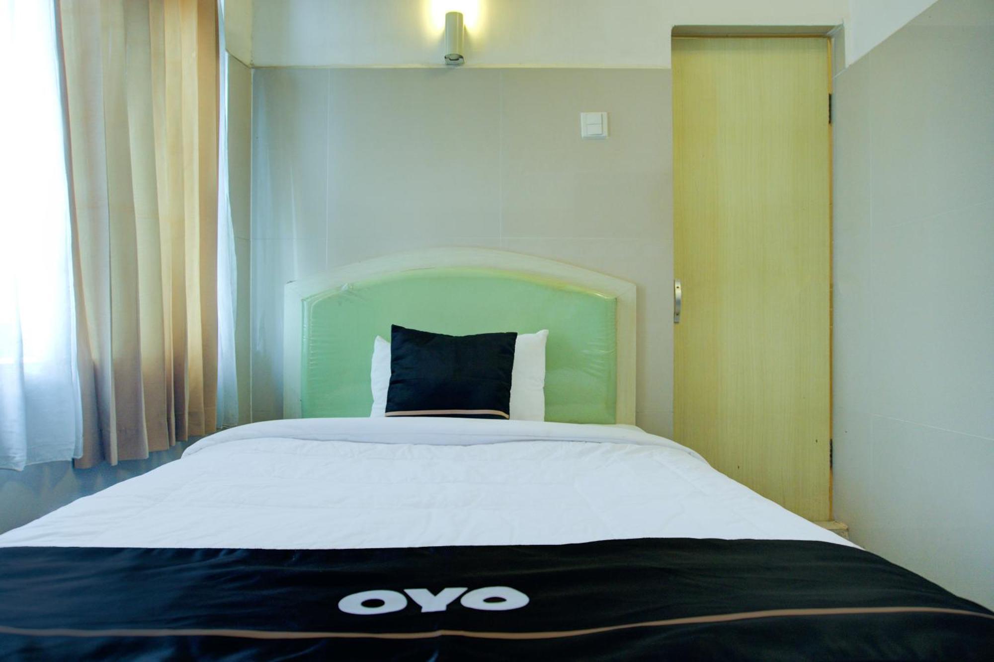 Townhouse Oak Palembang Near Jembatan Ampera Formerly Azzura Hotel Ngoại thất bức ảnh